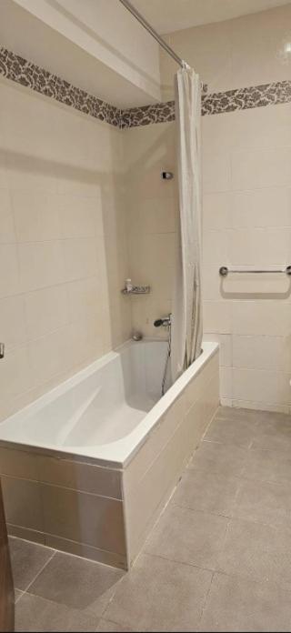 Seaview 3 Bedrooms In Balluta * Sliema