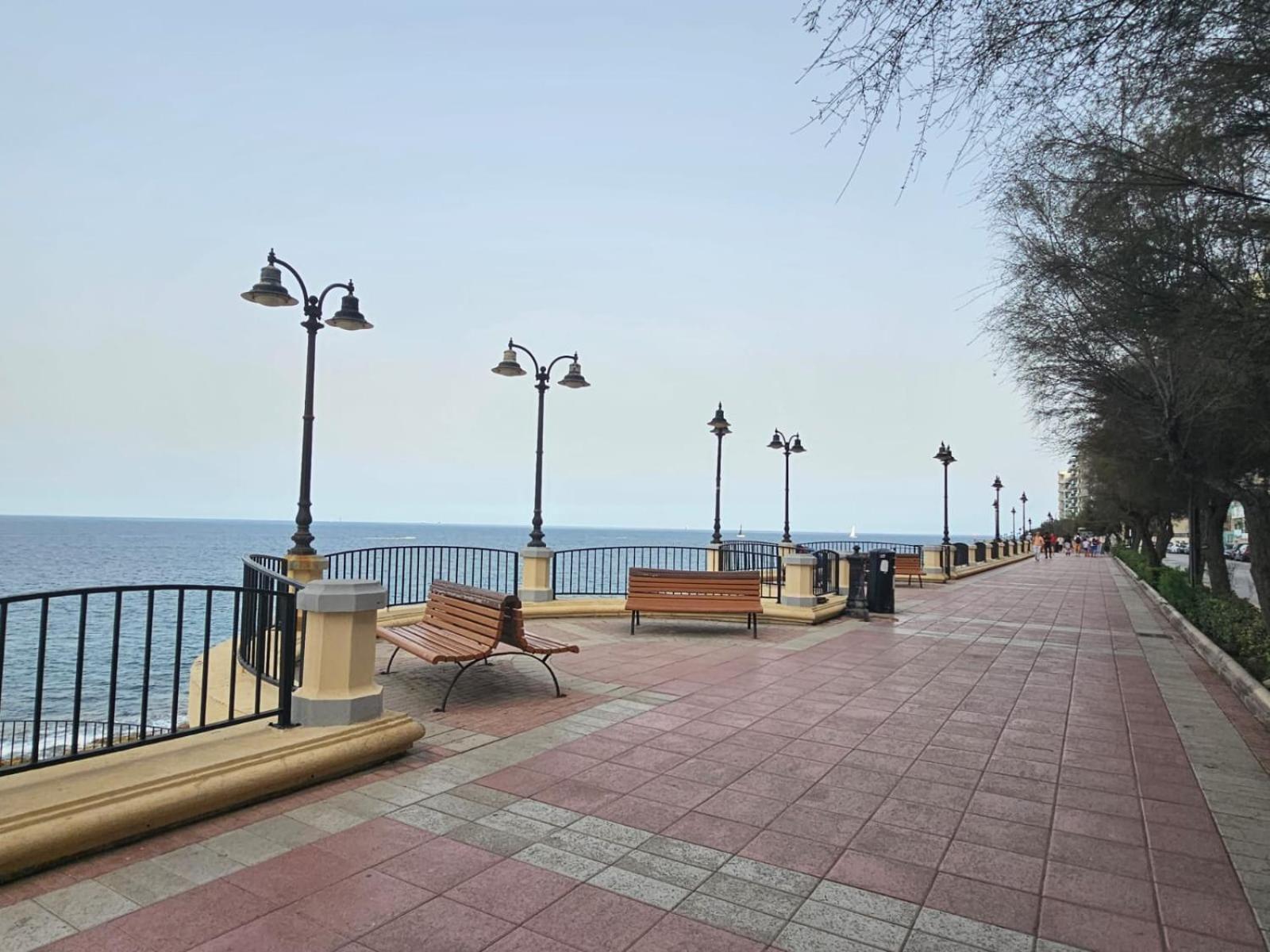Seaview 3 Bedrooms In Balluta *