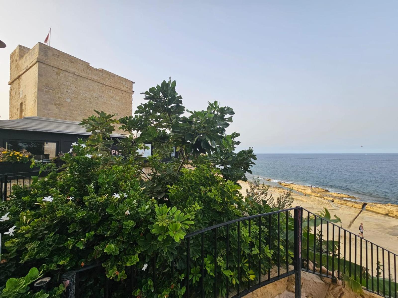 Seaview 3 Bedrooms In Balluta Apartment Sliema