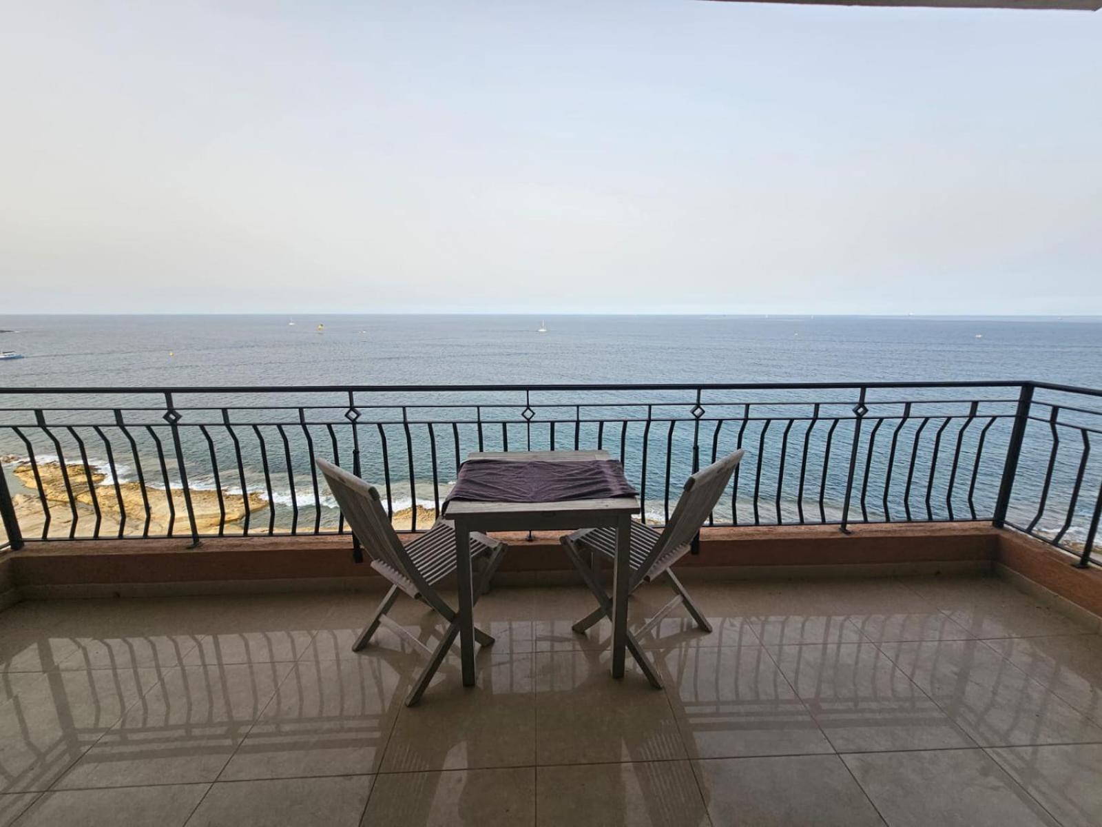 Seaview 3 Bedrooms In Balluta Apartamento *