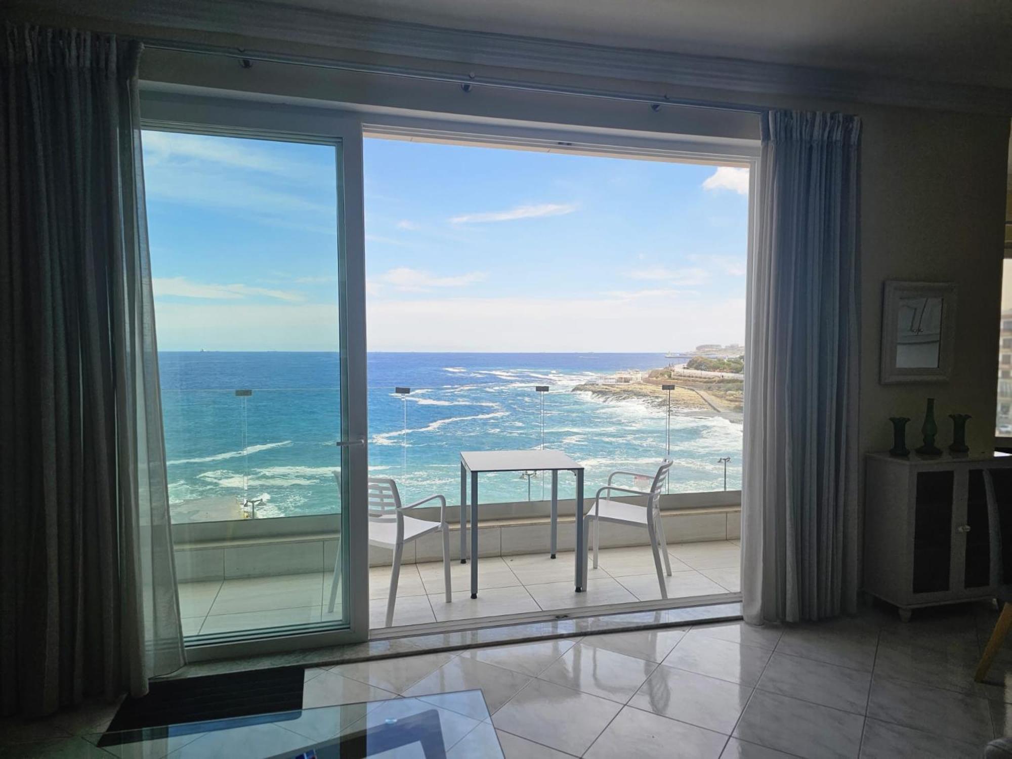 Seaview 3 Bedrooms In Balluta Sliema