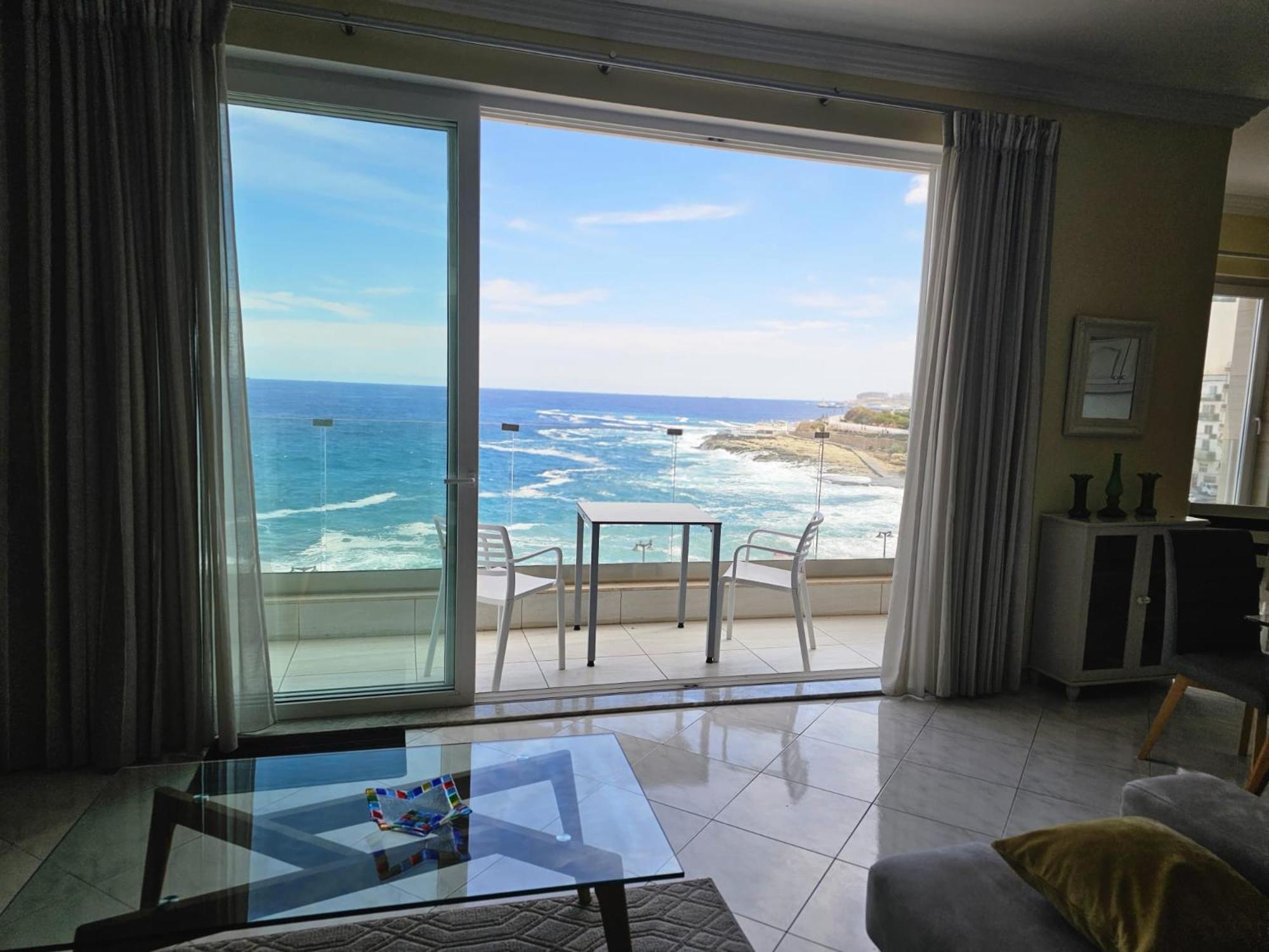 Seaview 3 Bedrooms In Balluta
