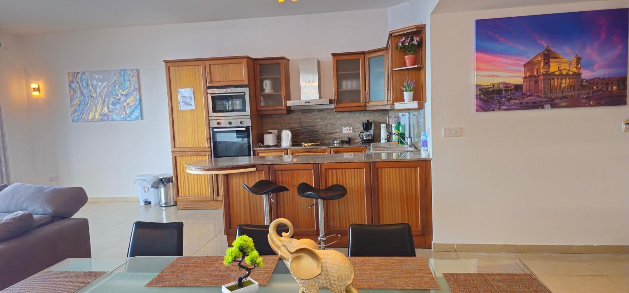 Seaview 3 Bedrooms In Balluta *