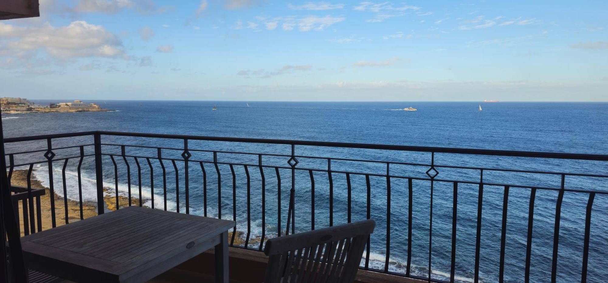 Seaview 3 Bedrooms In Balluta
