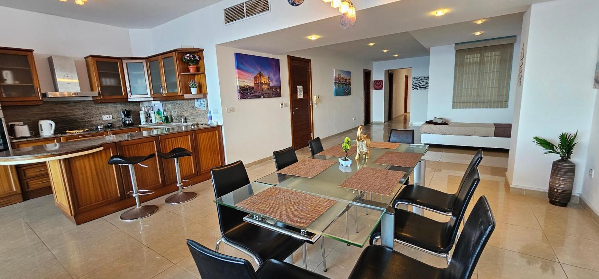 Apartment Seaview 3 Bedrooms In Balluta Sliema